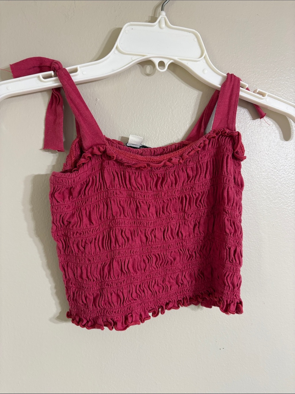 American Eagle Outfitters Ruched Tie-Shoulder Crop Top - Fuchsia